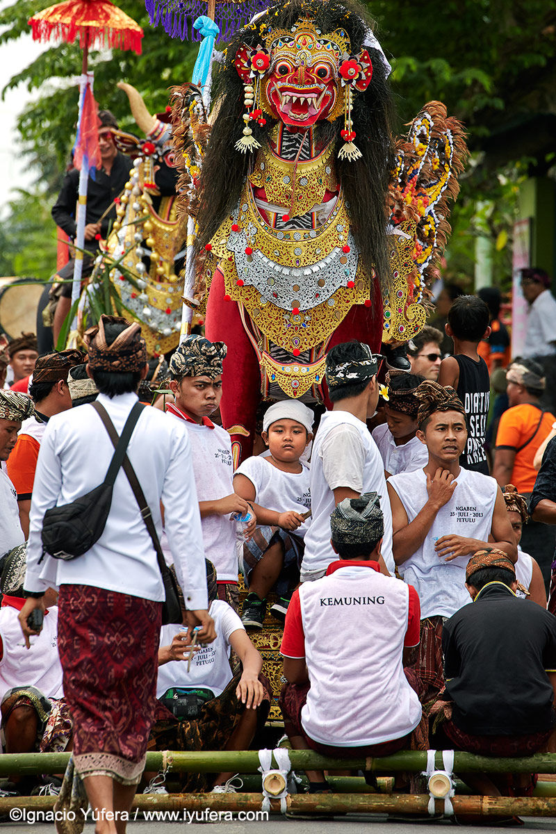 Bali cremation parade